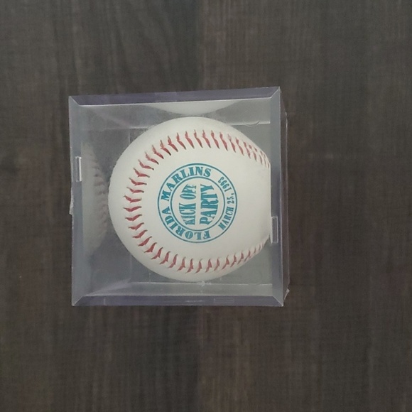 Florida Marlins RARE baseball - Picture 3 of 4